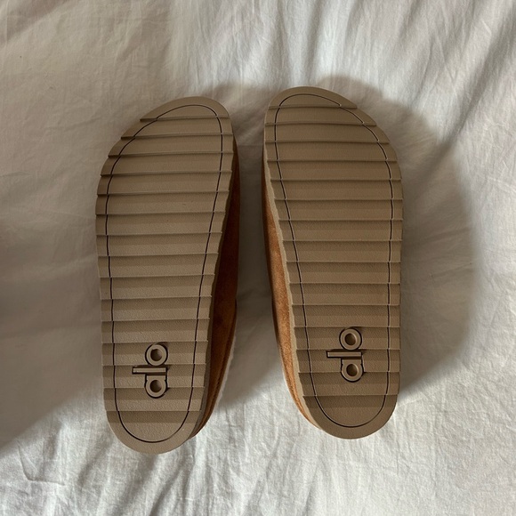 Alo Recovery Slippers - Picture 6 of 6